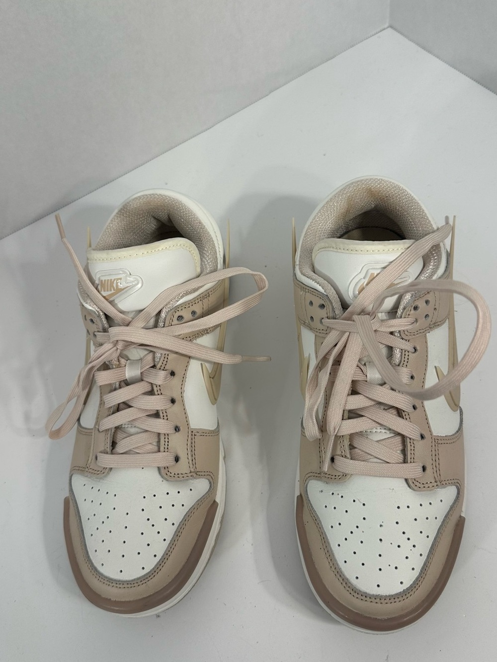 Nike Women’s White and Beige Low-Top Sneakers with dusty rose colored lace